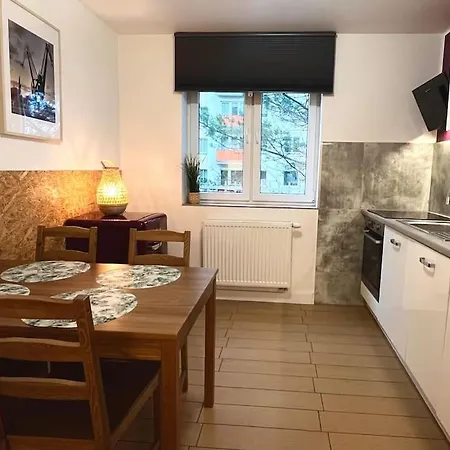 Apartment Apartament Srodmiescie 40m2 Bezplatny Parking Pralka Suszarka Wifi Hulajnogi *